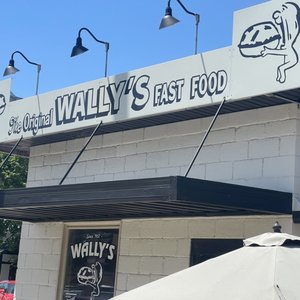 Wally’s Drive In